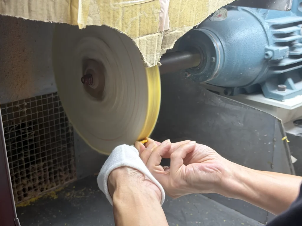Hand polishing cellulose acetate part
